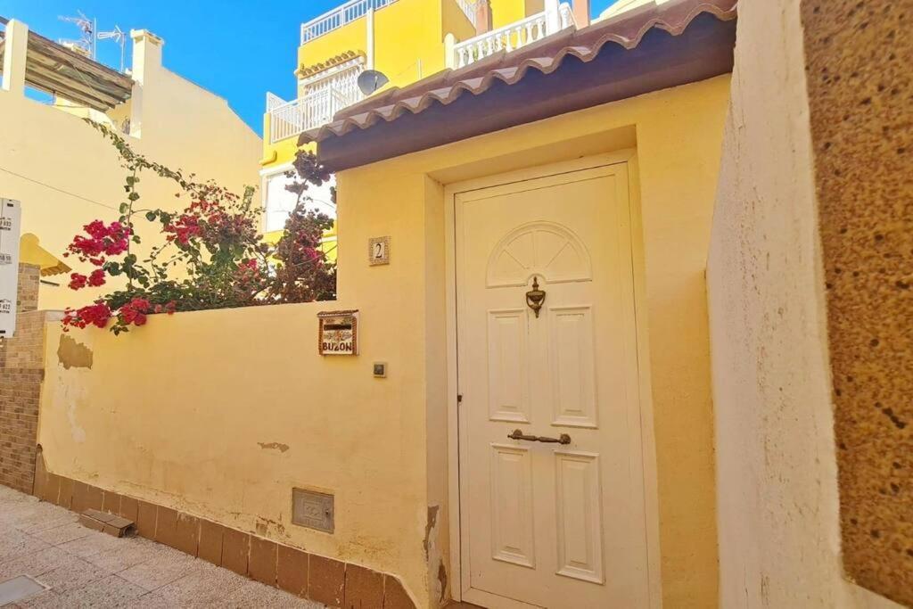 Mar Azul Adosado, Patio Y Solarium Apartman Torrevieja Kültér fotó