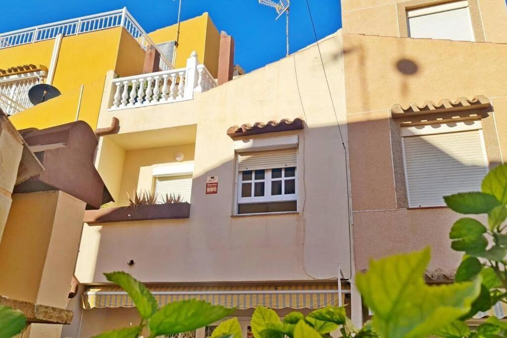 Mar Azul Adosado, Patio Y Solarium Apartman Torrevieja Kültér fotó